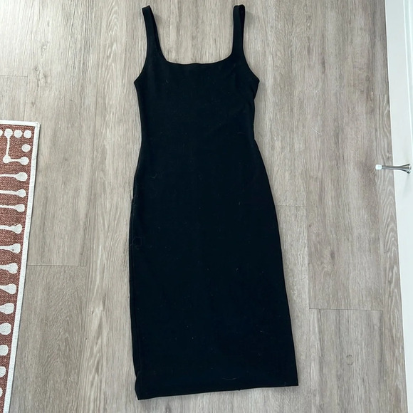 Zara Dresses & Skirts - Black Zara Midi Form Fitted Dress